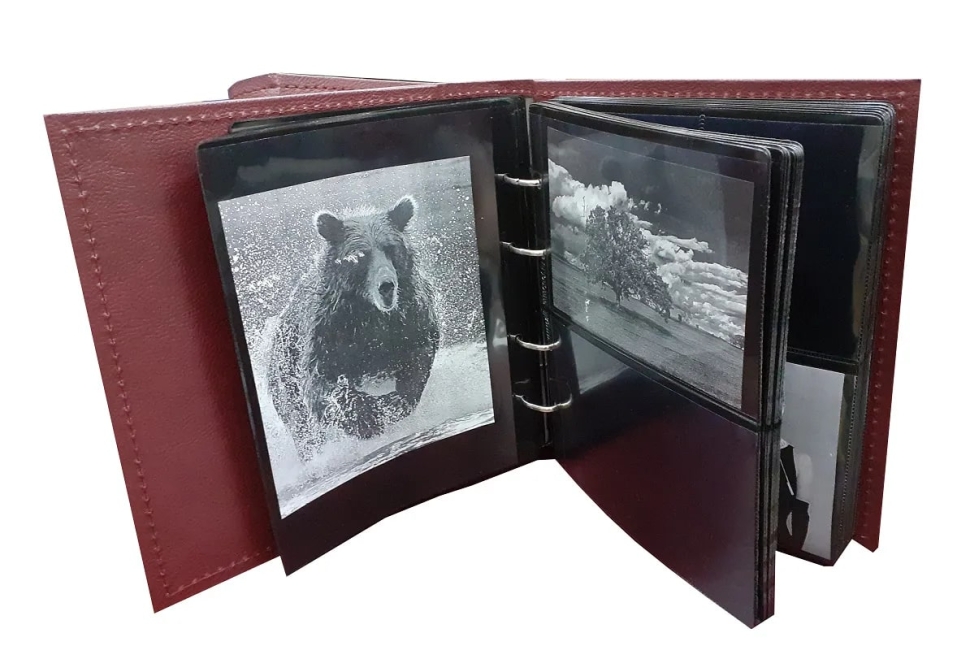 Альбом "ПРЕМИУМ" для фотографий с 30 черными двусторонними листами на 138 фотографий. Цвет бордо