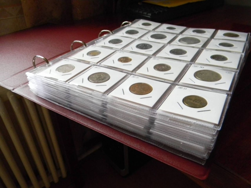 Лист "СТАНДАРТ" для хранения монет в холдерах на 20 ячеек. Формат "Grand". Размер 250х310 мм.